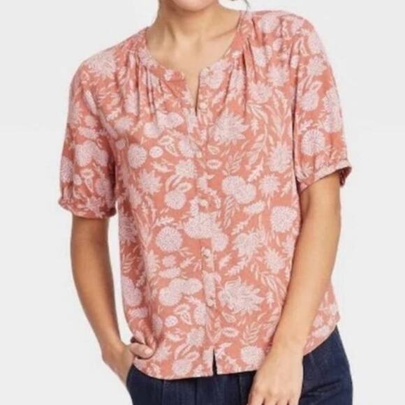 Universal Thread Floral Short Sleeve Button Down - Dusty Pink - XS - Picture 2 of 13